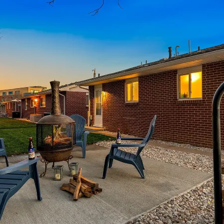 Hidden Gem Near Old Town | Grill & Cruiser Bikes!