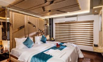 Upper Deck Boathouse
