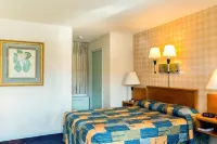 Traveler's Motel Hotels in Belle Haven