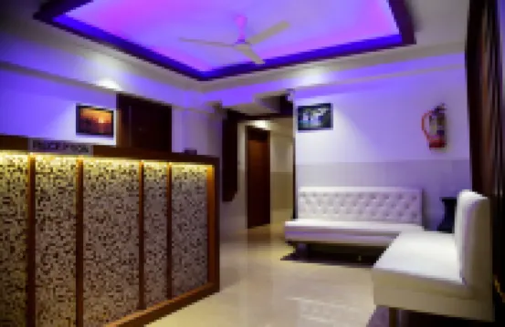 Hotel Monarch Center Point Near Dahanu Beach, Bordi