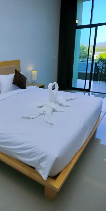 ห้องดีลักซ์ พร้อมทางลงสระว่ายน้ำ