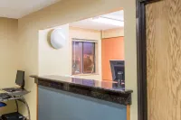 Super 8 by Wyndham Franklin/Middletown Area Hotels in Franklin