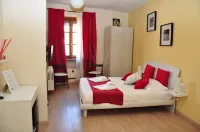 At Home Bed and Breakfast Hotels in Lucca