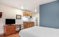 Extended Stay America Select Suites - Louisville - South - parking