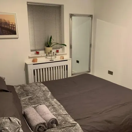 Lovely 2-Bed Apartment in Wallasey, Sleeps 4
