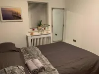 Lovely 2-Bed Apartment in Wallasey, Sleeps 4