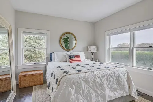 Stunning Farmhouse W/ Solar Heated Pool in North Fork, Farmstands, winery& beach