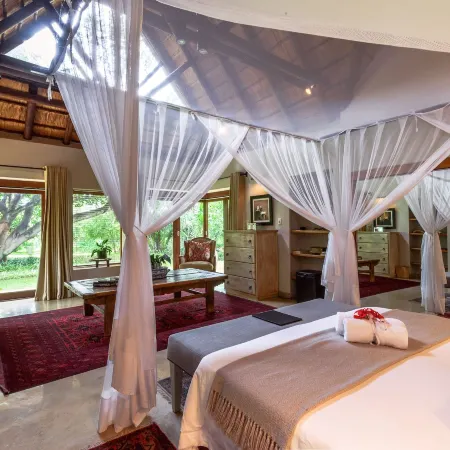 Khaya Ndlovu Safari Manor