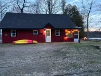 Zeus's Landing at Cottages of Maine Gradual beachfront, King Beds, Dog Friendly