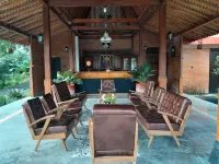 Kinarigiri Villa Manisrenggo住宿飯店