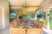 Superb air conditioned villa, pool heated at Eygalières Hotels in Eygalieres