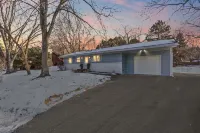 The Pine House: a cozy home for you & yours!