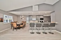 Spacious 4 bedrooms, 2 bathroom house with pool