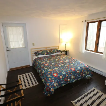 Remodeled 3BR/2BA Ski Chalet off Tyro Slope