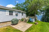 Beautiful Lake Sallie Views, Newly Updated Barbara Beach Lake Home