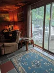 Direct lakefront cottage with wood burning fireplace in great room. Pet friendly 帕特南住宿飯店