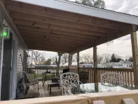 New! 30 seconds from couch to shore, covered front porch w/sunset water views.