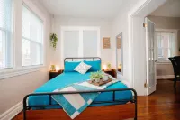 Charming STL Brick w/ firepit-  KingBed- 5min Botanical Garden Hotels in 