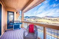 Luxury Mountain Retreat with Private Hot Tub and Stunning Views - Exquisite Sanctuary