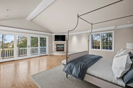 Hot Tub, Gym and Scenic Views - Lavish Golfers Haven