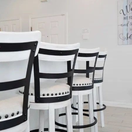 200 Steps to Beach! Family Tides w/Heated Pool and Ocean Views. Walk to Pier!