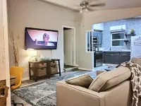 Unit 5 - Sunshine Bungalow 5 miles from Kemah