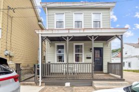 Spacious Living and Private Fenced Backyard Retreat - Beautifully Designed