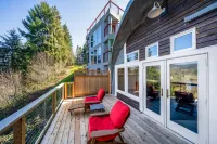 McKenzie View Cottage Hotels in Lane County