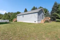 Kayak Access and Concierge Services - Charming Rustic Retreat