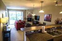Seaside Haven Retreat - Fireplace, Balcony, WiFi, Grill Hotels in Ocean Shores