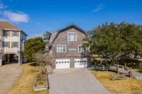 Private Boat Dock and Scenic Canal Views - Serene Charming Retreat