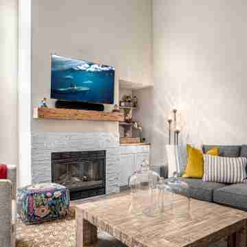 Charming Cottage Near Unc - Inviting and Serene Escape Rooms