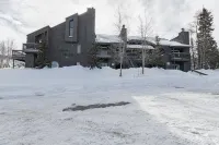 Cedar Village A208 Hotels in Brian Head