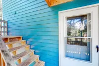 Dog-friendly, canal view home w/ fast WiFi, washer/dryer, & central AC