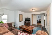 Cozy Workspace and Public Pool - Charming Vermont Retreat Hotels in Winooski
