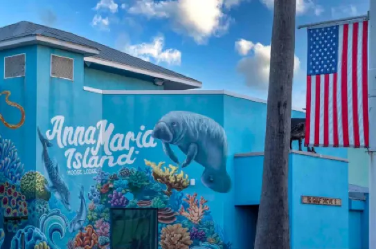 Scenic Deck and Beach Essentials Provided - Charming Coastal Retreat