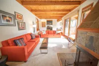 Breathtaking Mountain Views and Gourmet Kitchen - Stunning Sanctuary Hotels in North Keystone