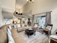 Private Lanai and Golf Course Access - Stylish Tranquil Retreat