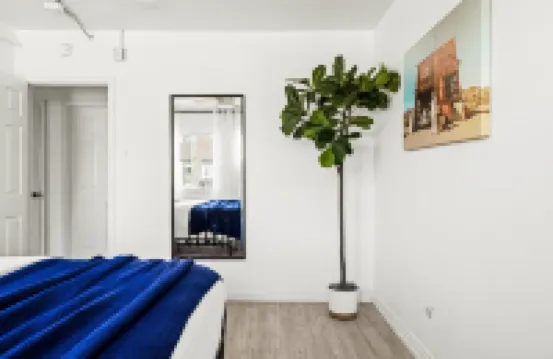 Smart TV and Fully-Equipped Kitchen - Cozy Charming Retreat