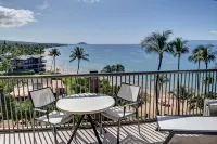 Designer Kitchen and Spacious Lanai - Luxurious Ocean View Retreat Hotels in Wailea