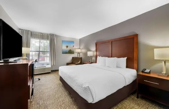 埃佩克斯 - 霍利斯普林斯凱隆波因特酒店