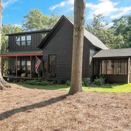 Midnight Sanctuary at Mystic Falls - 3 Bed 2.5 BA Home 1 mi to Covington Square