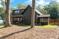 Midnight Sanctuary at Mystic Falls - 3 Bed 2.5 BA Home 1 mi to Covington Square