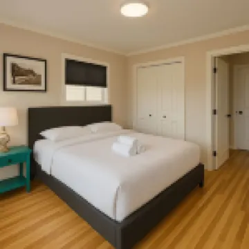 Charming ocean view - hot tub - pet friendly Hoteles en Bremerton