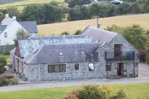 Stunning quiet location with views across the Moray Firth home to dolphins. Hotels in Fortrose