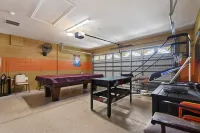 Elegant 5bd / 4ba Villa with pool / Spa near Disney