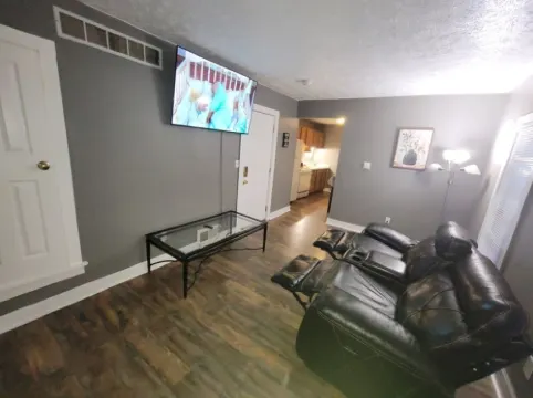 King Bed Downtown Sparrow Hospital