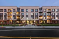 Resort-Style Pool and Rooftop Deck with Skyline Views - Elegant Oasis Hotels near Los Gatos Creek Trail