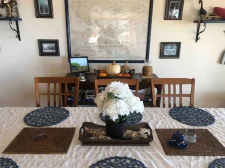 Sandy Beach Frontage and Scenic Views - Stylish Waterfront Retreat