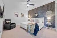 Elegant Retreat - Rooftop Lounge, Pool, Fitness Center 디케이터 호텔